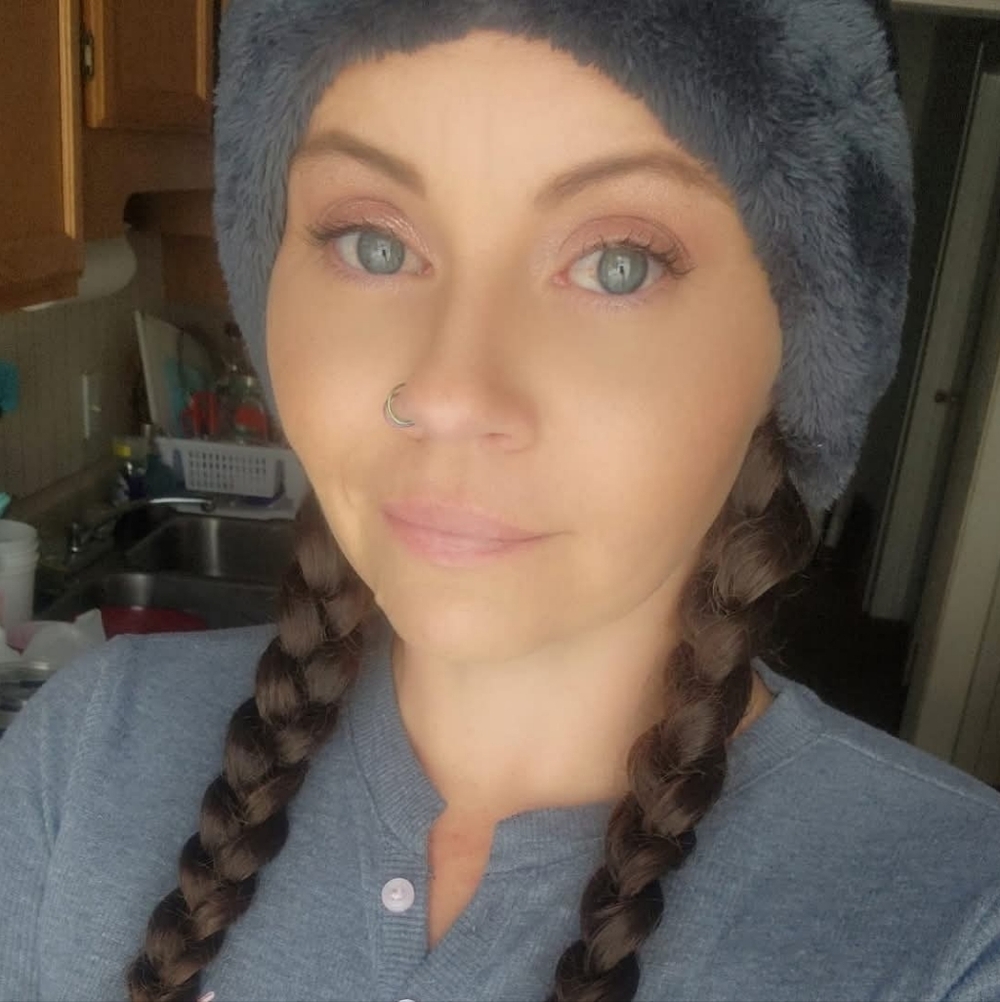 Meet your Posher, Holly